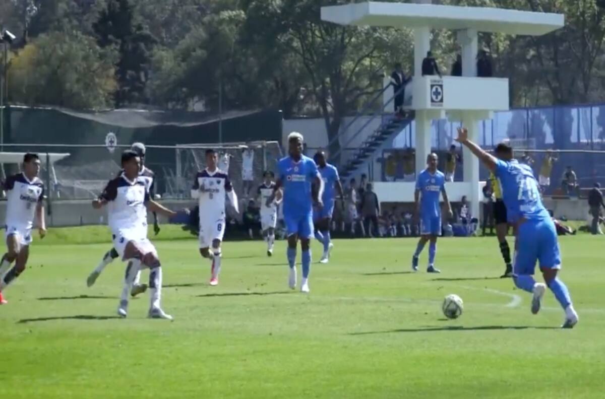 VIDEO | ¿Se quedará en México? Iván Morales convirtió dos goles en amistoso del Cruz Azul