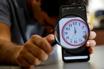 Cambio de hora en Chile: ¿Cuándo se deberán retrasar los relojes?