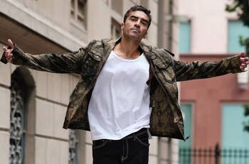 "Yo cursaba el tercero medio": Así fueron los inicios de Kike Faúndez en el mundo de la danza