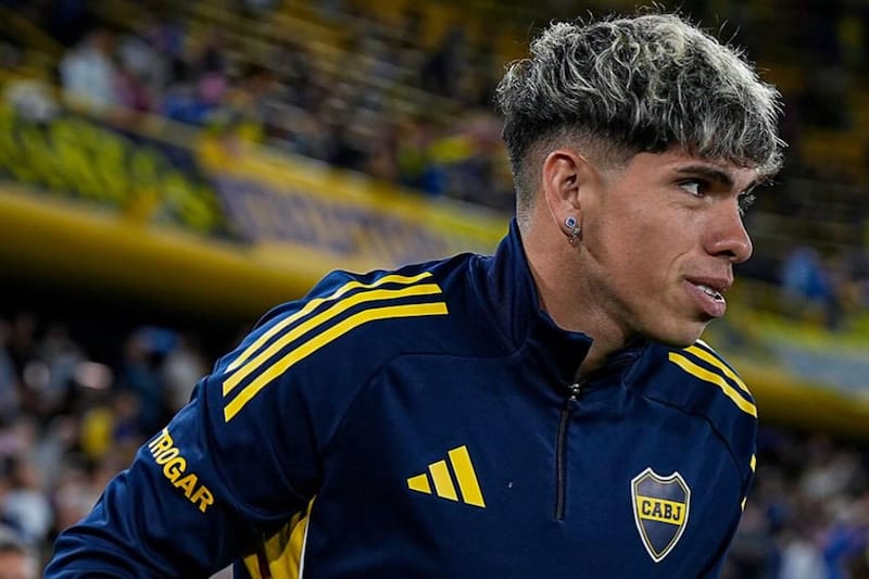 El mediocampista chileno se perfila como titular para enfrentar a River Plate. Foto: Carlos Palacios en Instagram.