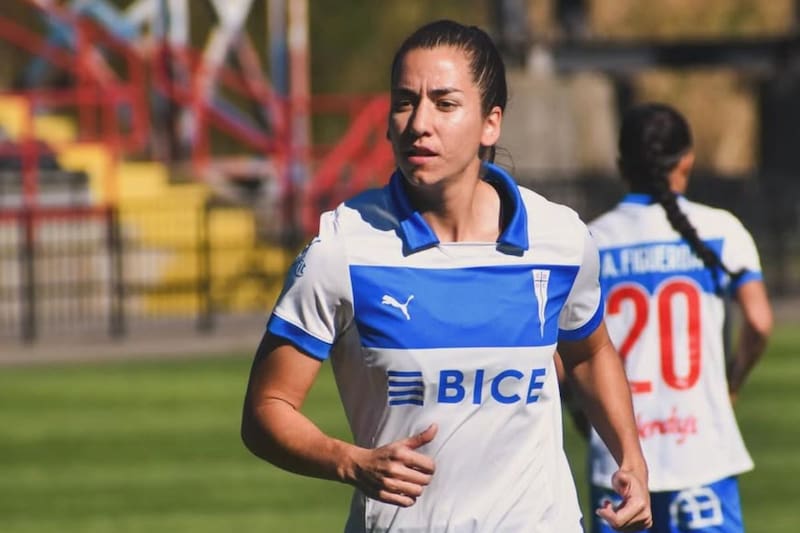 La experimentada defensora chilena llegó este año a Universidad Católica. Foto: Instagram Fernanda Ramírez.