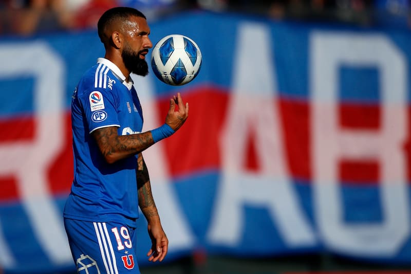 Ronnie Fernández en la U en la temporada 2022.