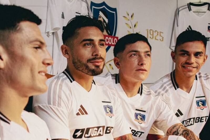 presentó su nueva camiseta para la temporada 2025.