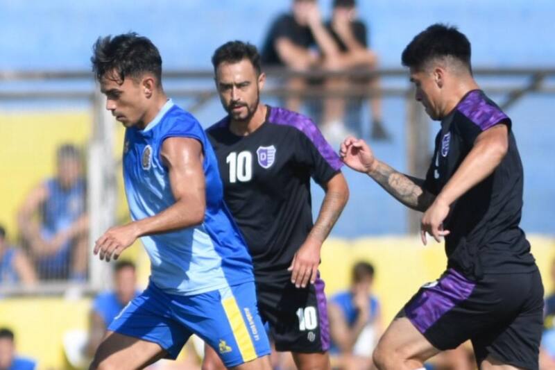 El mediocampista chileno disputó su primer partido con Rosario Central. Foto: Rosario Central.