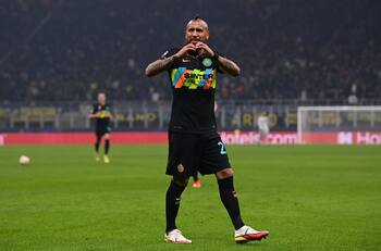 "Su experiencia e instinto valen oro": En Italia quedaron maravillados con la actuación de Arturo Vidal