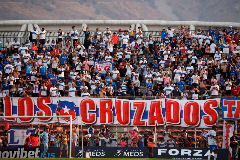 Union La Calera vs Universidad Catolica en el estadio Nicolas Chahuan de La Calera