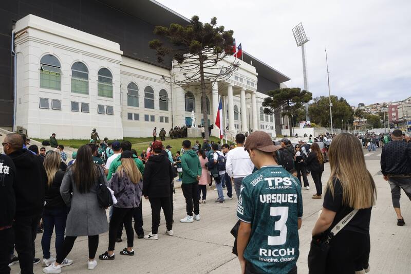 Los hinchas se quedarán sin ver a su equipo contra Colo Colo en Valparaíso. Foto: Agencia Aton/Archivo.