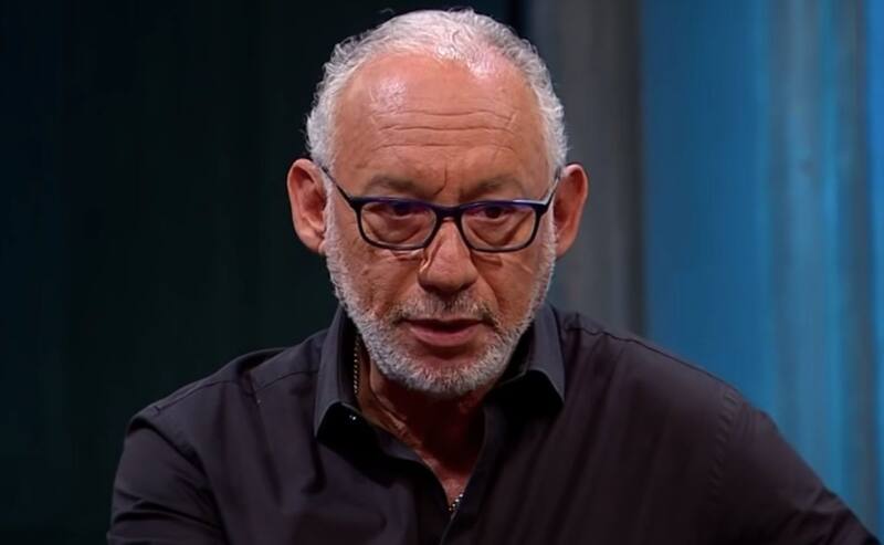 perdió a un amigo, quien lo tildó de "mitómano" y "mala persona".