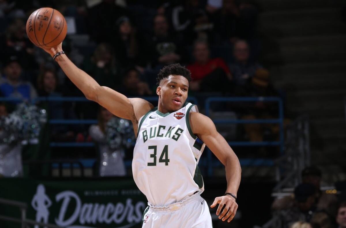 Giannis Antetoukoumpo firma mejor contrato en la historia de NBA