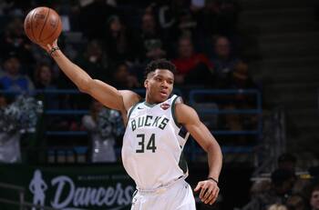 Giannis Antetoukoumpo firma mejor contrato en la historia de NBA