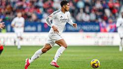 Expulsión de Bellingham en duelo del Real Madrid contra Osasuna genera enorme polémica en España