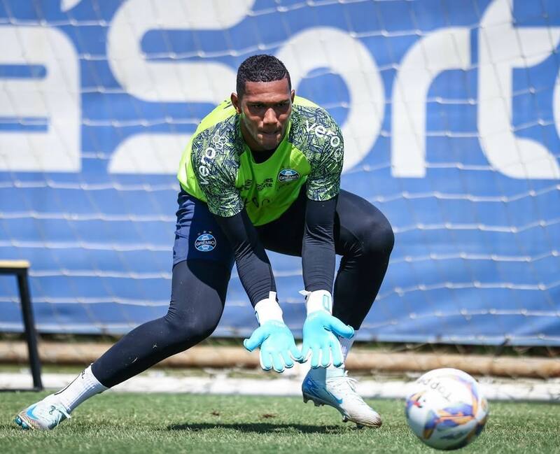 Adriel, es el nuevo arquero de la UC.