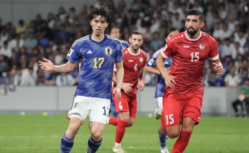 Emiliano Amor jugando con Siria ante Japón.