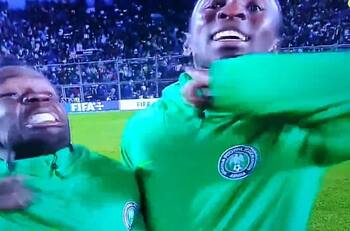VIDEO | Jugador de Nigeria realizó provocador y violento gesto tras eliminar a Argentina del Mundial sub-20