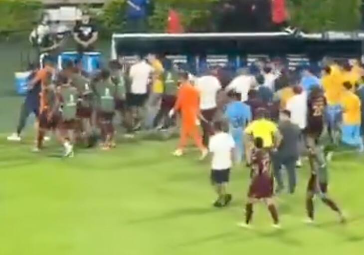 VIDEO | No se vio en TV: el caliente enfrentamiento entre los jugadores de O’Higgins y Tolima