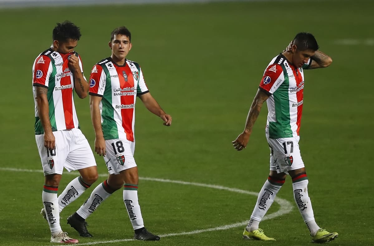 Jugador de Palestino es el futbolista con más tarjetas en la vigente Copa Sudamericana