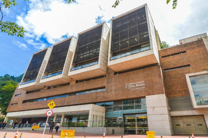 Se inserta como una de las casas de estudio con mayor proyección de sueldo para los estudiantes de psicología.