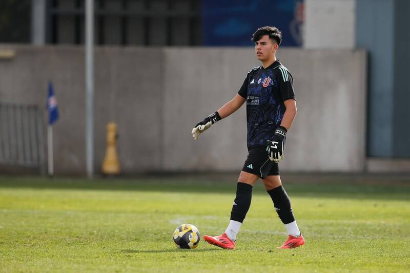 El canterano de la U que perdió su vivienda con los incendios en el sur. Foto: Instagram Óscar Belmar.