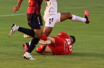 Gonzalo Collao volvió a ser titular en un nuevo triunfo del Extremadura