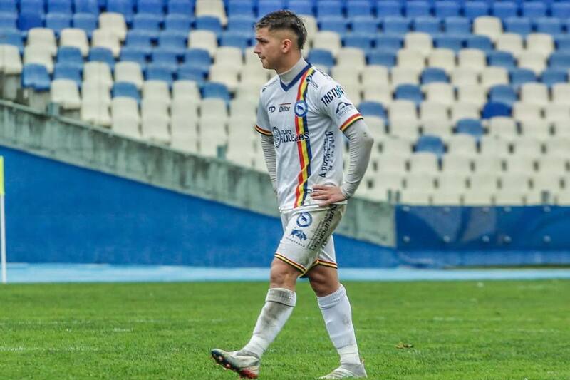 El futbolista de Provincial Osorno sufrió una fractura de peroné. Foto: Chiki_soto_17