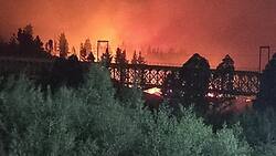 VIDEO | Incendio en Collipulli consume estadio municipal, monasterio y cuartel de Bomberos: SENAPRED ordena evacuación inmediata