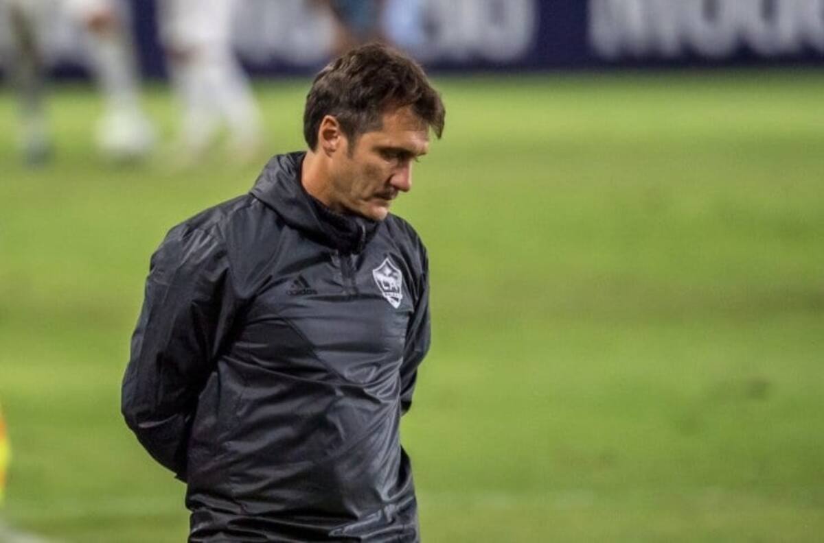 Ninguneó a Colo Colo, hizo que la U se equivocara y ayudó que Poyet llegara a la UC: las historias de los grandes de Chile con Barros Schelotto