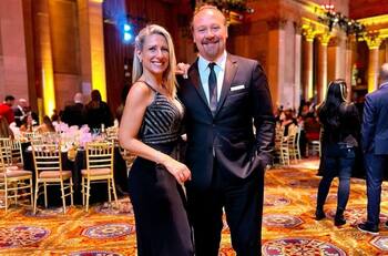 Macarena Tondreau y Alfredo Alonso cumplieron con tradición navideña junto a su hija Celeste