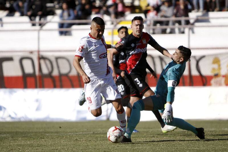 lucha por mantenerse en la Primera B y tiene una titánica tarea para zafar del descenso. Foto: Campeonato Chileno.