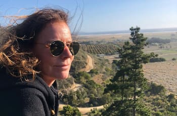 "A ratos lloro, me acuerdo de muchas cosas": Kathy Salosny y su emoción al dejar su casa en Santiago para irse a la playa