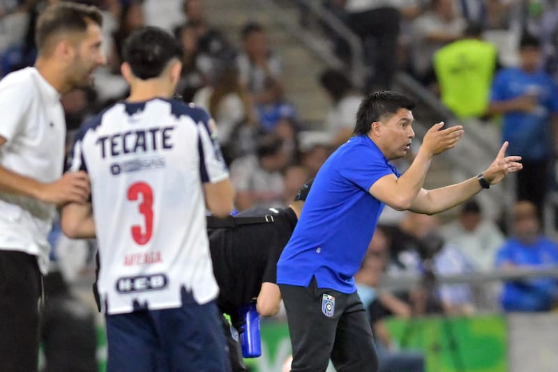 Su equipo cayó por 2-1 ante el América. Foto: EFE.
