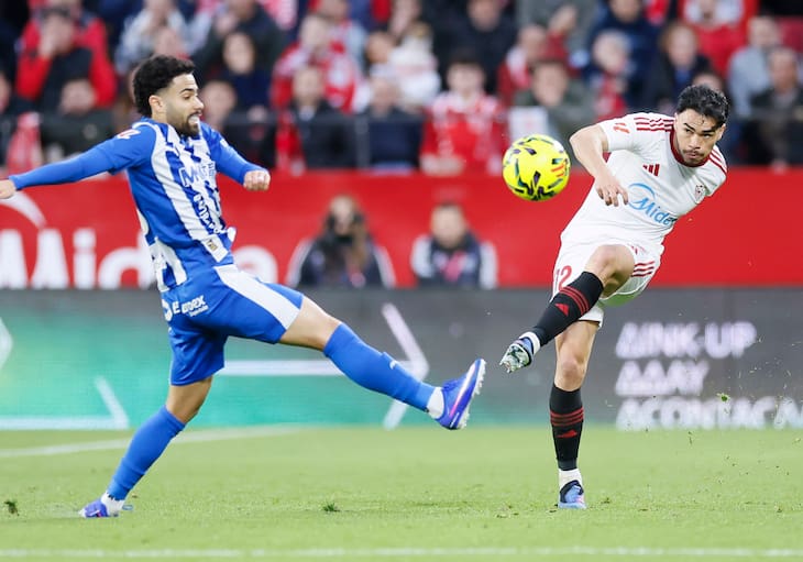 Prensa española barre con Gabriel Suazo tras empate del Sevilla: “La Liga se le está haciendo grande”