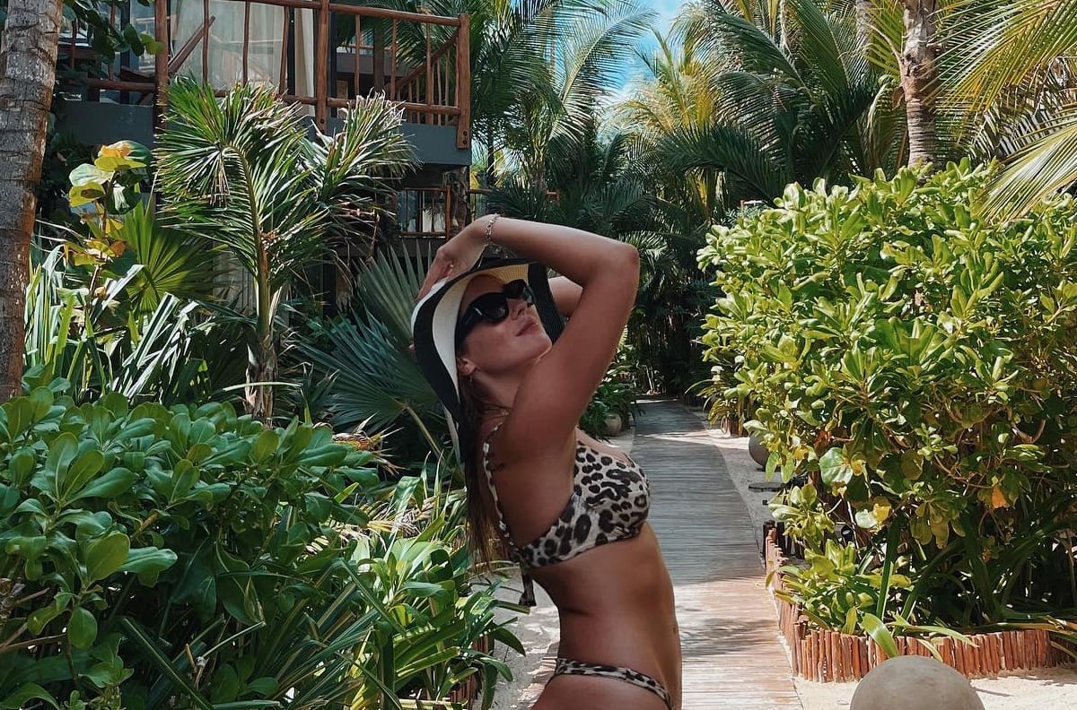 Con una piscina en el techo: Kel Calderón muestra la espectacular pieza en la que se aloja junto a su pololo, Toto Torealba, en sus paradisiacas vacaciones