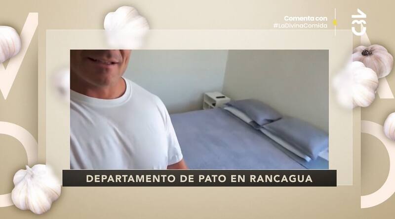 Su habitación tiene cama, dos veladores blancos y un televisor / CHV