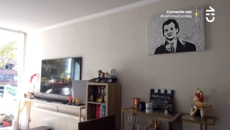 El living de su departamento. Créditos: CHV.