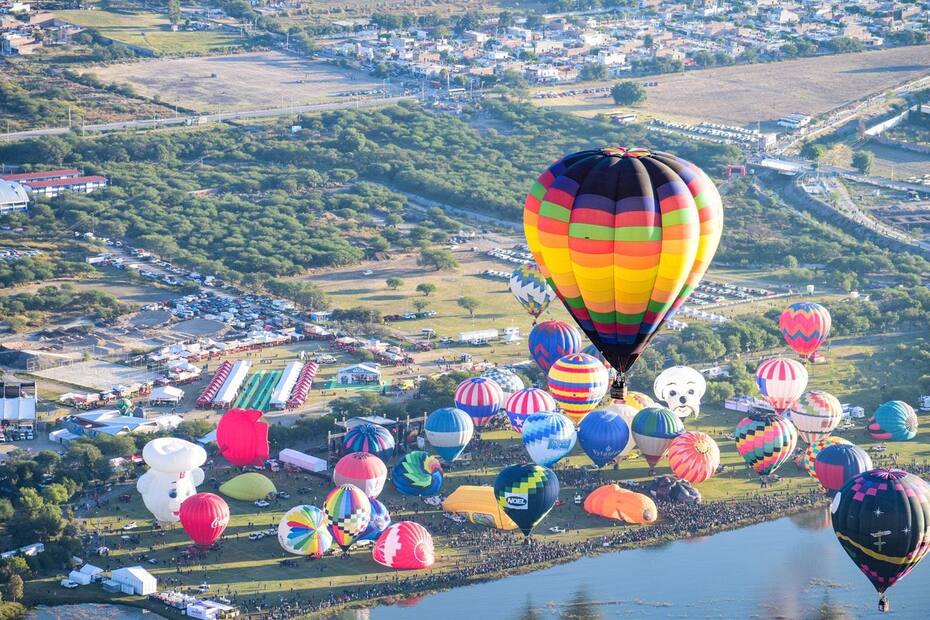 FIG es un evento en la que los globos no vuelan, sino que están anclados a tierra haciendo un increíble espectáculo con luz y música.
