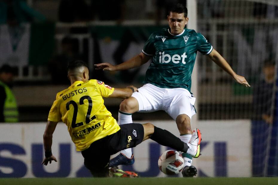 Santiago Wanderers se encuentra en la parte baja de la tabla de la Primera B. Crédito: Agencia Aton.