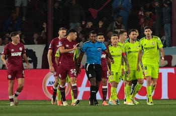 Fue goleador de La Roja y es hincha de Colo Colo, pero defendió a la U en Sudamericana: “Robo total”