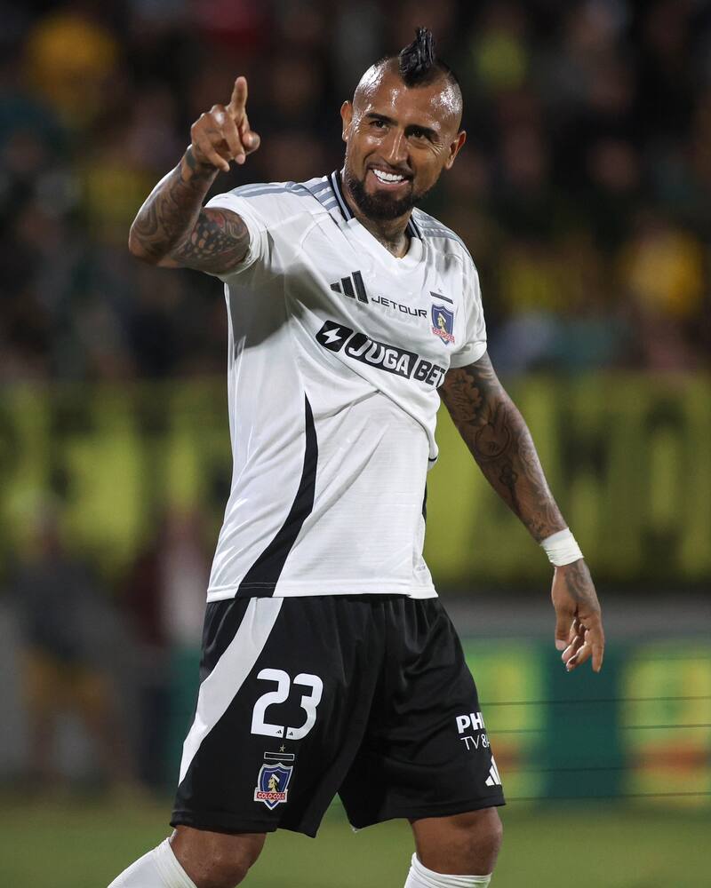 Arturo Vidal anotó el primero de Colo Colo en 2025.