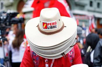 Elecciones Perú: Conteo rápido ubica a Pedro Castillo por sobre Keiko Fujimori