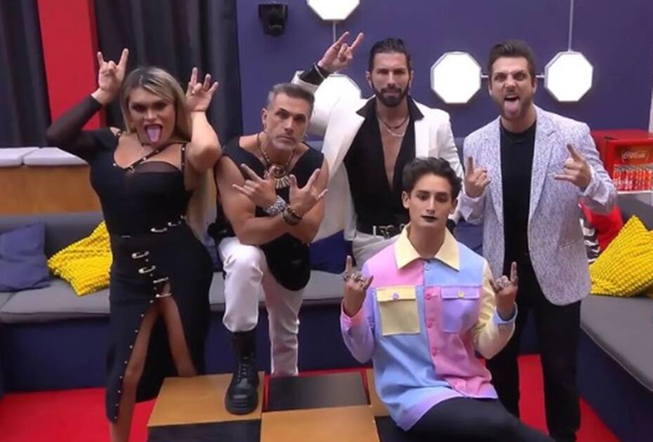 Los integrantes del Team Infierno aseguraron que la caja era para "La Barby" Juárez.
