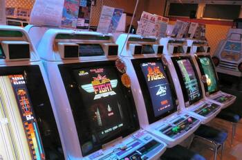 Descubren legendaria máquina de SEGA de los 90 abandonada en un campo del Reino Unido