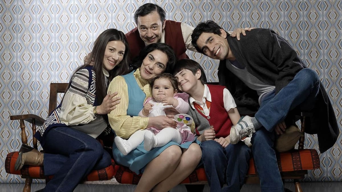 A 12 años de su primer capítulo de "Los 80": Loreto Aravena conmemoró la serie en Instagram