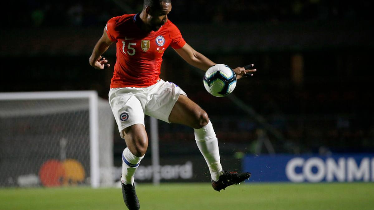 Rueda anhela el regreso de Beausejour a la Roja: "Todavía lo estoy esperando"