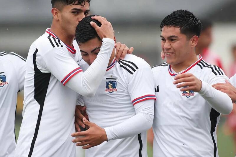 El joven extremo de Colo Colo anotó en la goleada por la serie de proyección. (Foto: @colocolofutboljoven)