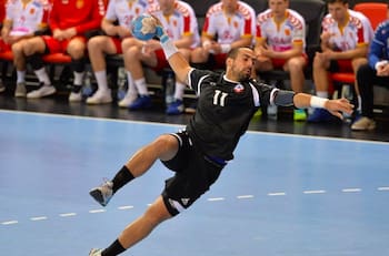 Esteban Salinas, pivote de la Selección Chilena de balonmano: "Hay que estar al máximo nivel"