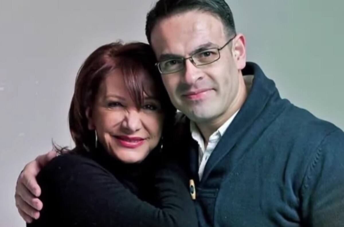"Hubo conexión visual": Gloria Simonetti habla de su historia de amor con un hombre 27 años menor