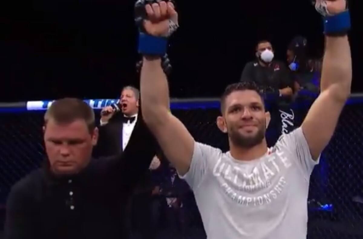 UFC Night Fight: Moises venció con una palanca de pierna a Johnson en el inicio de las estelares