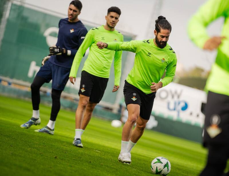 Isco volvió a los entrenamientos y Pellegrini espera con ansias su regreso a las canchas. (Foto: @RealBetis)