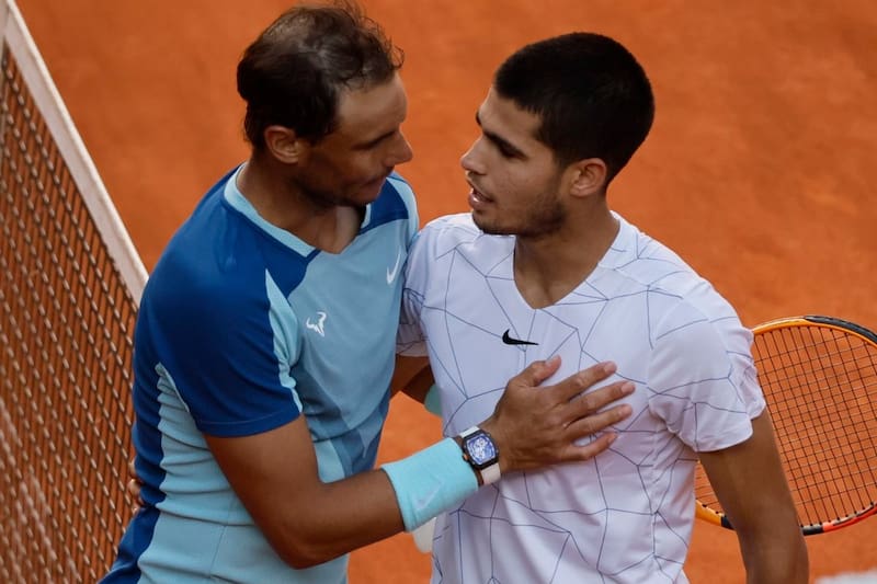Carlos Alcaraz recibió las felicitaciones de la Fiera. Foto: EFE.
