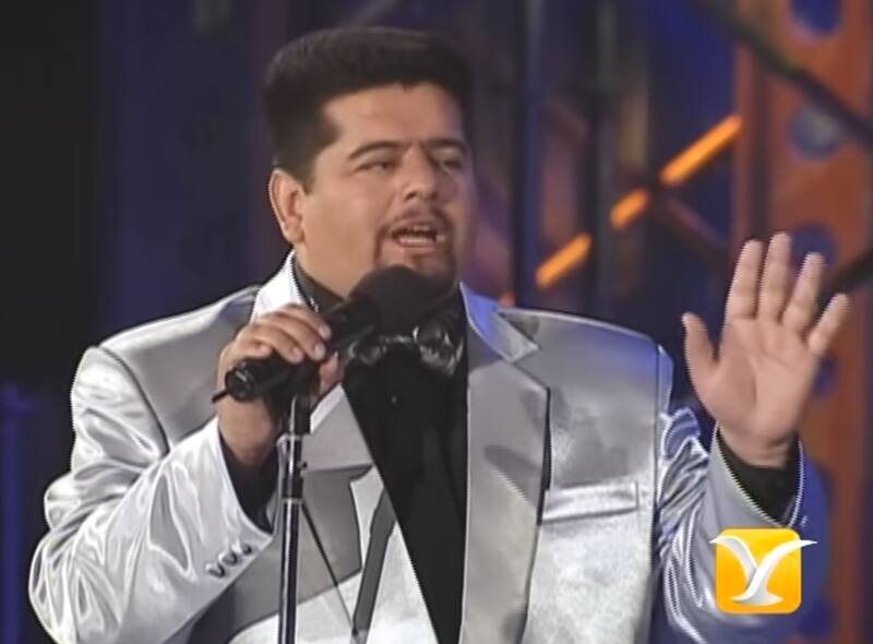 El intérprete apareció con un recordado look en su reencuentro con el festival.